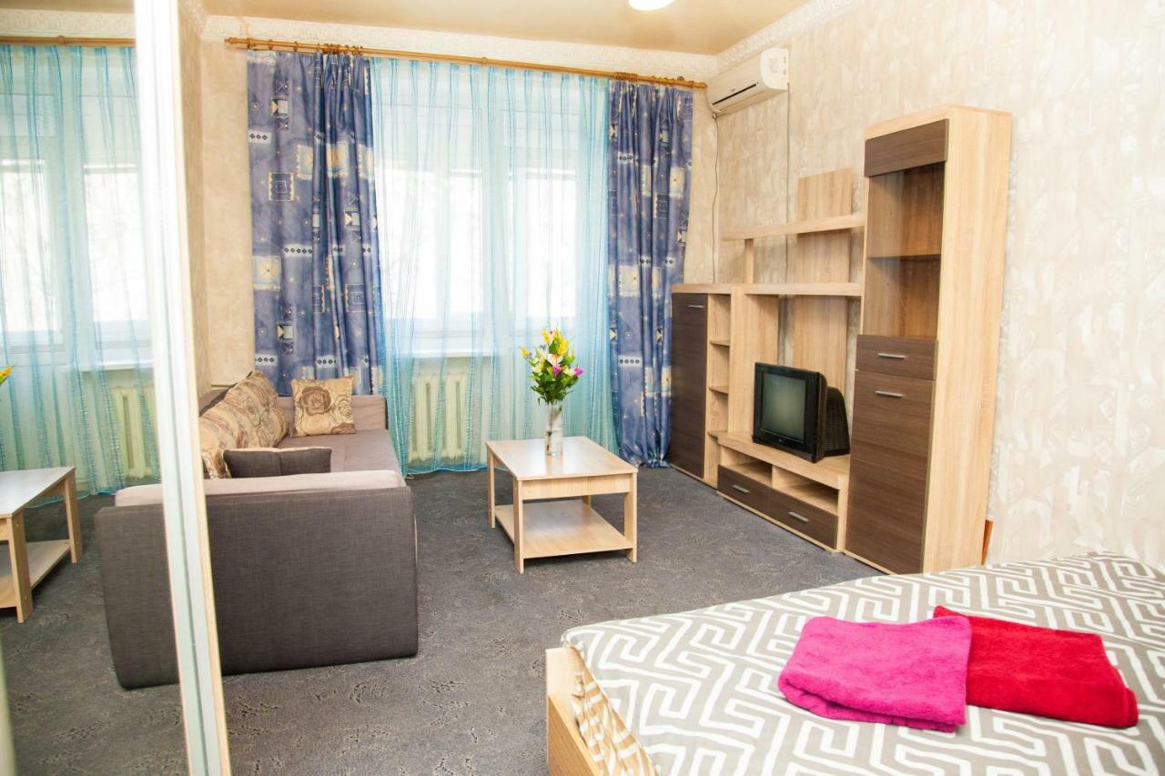 Zaporizhia Semi-Luxury Apt On 82 Nezalezhnoi Ukrаiny Street Near Intourist Hotel المظهر الخارجي الصورة